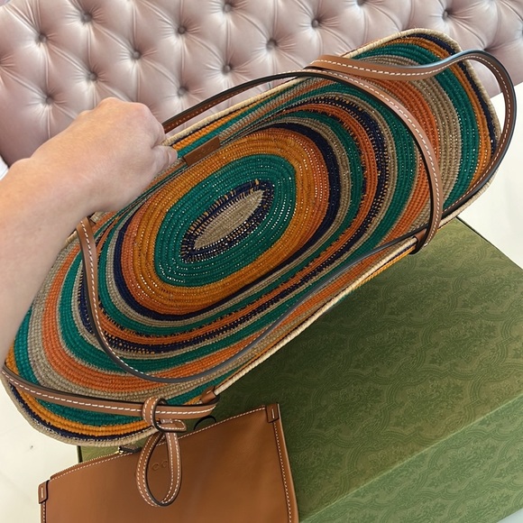 NWT AUTHENTIC GUCCI TOTE BAG WITH ROUND INTERLOCKING G - Picture 15 of 17